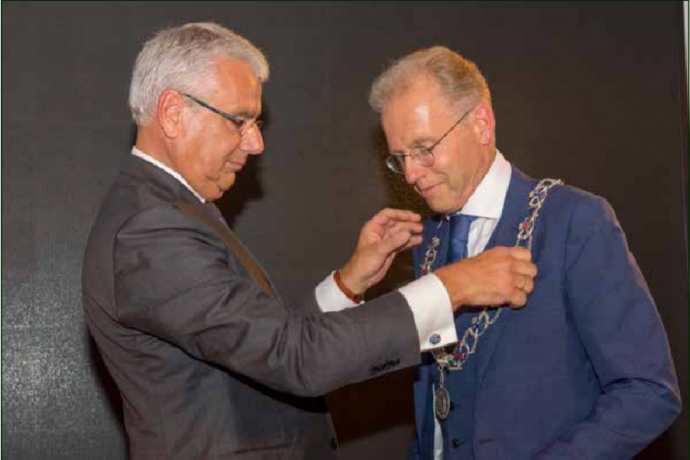 Leendert de Lange sworn as mayor of Wassenaar at Kasteel de Wittenburg